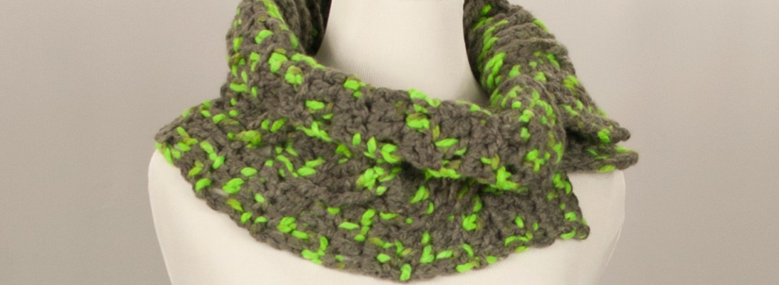 Parakeet Button Cowl | Webster Fiber Arts